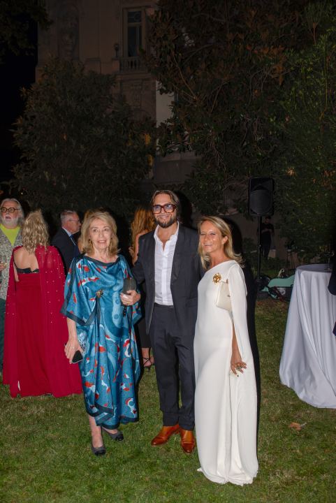 Joaquín Cortés con invitados durante la recepción